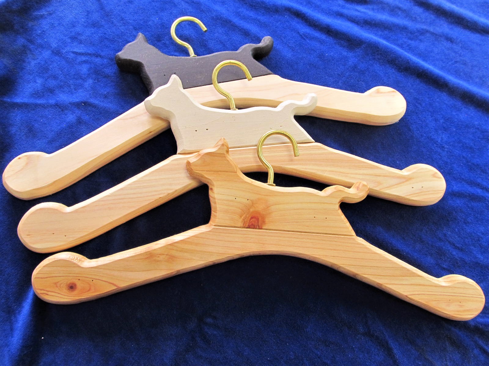 手作り木製ハンガー・猫型３色３本セット | sosion夢工場