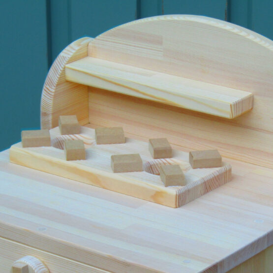 手作り　木製ままごとレンジ　ＣＶＲ　魚焼きグリル・２口コンロ、レンジ(くるくる回せるターンテーブル付き）(完成品です！） - 画像 (2)